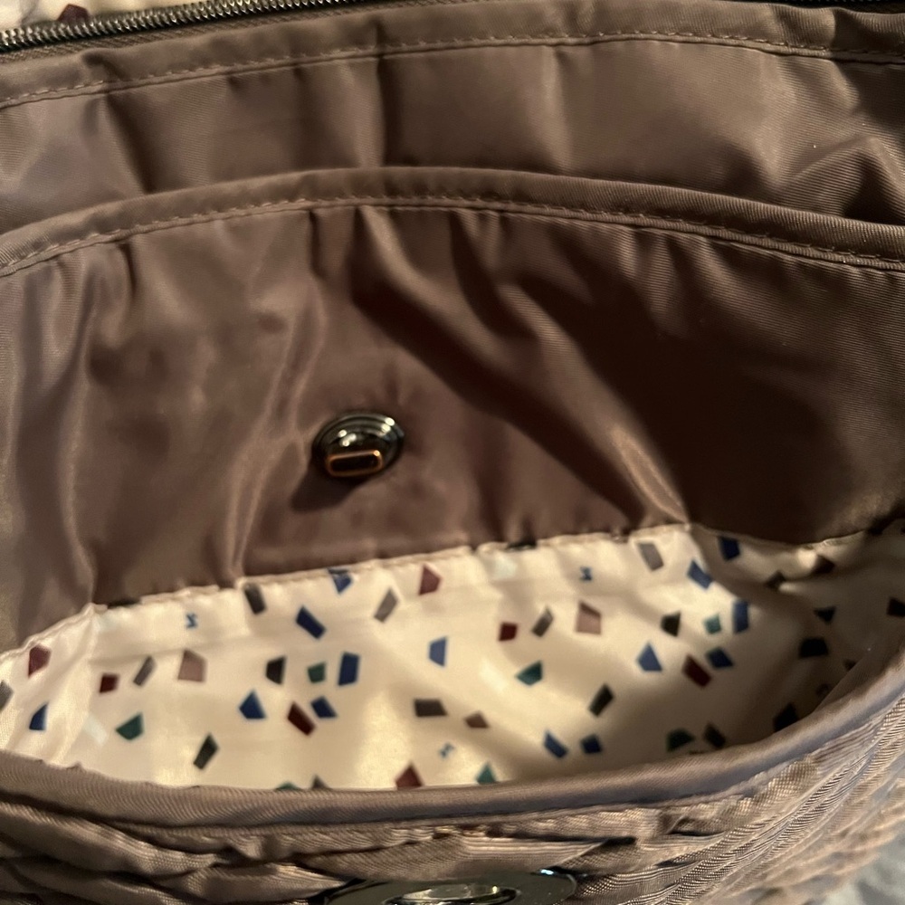 Lug Adagio Adjustable Crossbody/Shoulder Organizer in Taupe Brown. Quilted. - Picture 10 of 12